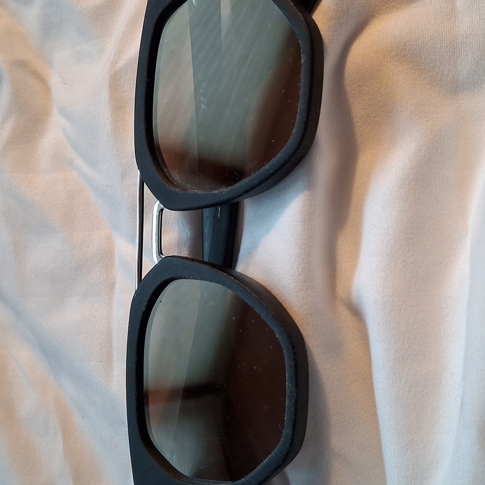 Le Specs Sunglasses - Picture 2 of 7